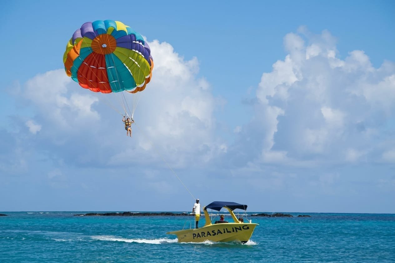 Parasailing 