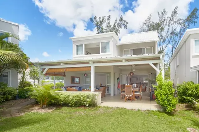 White Oaks 3 Bedroom Pool & Sea View Villa 4