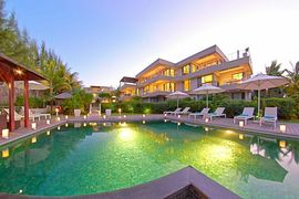Bon Azur 4 Bedroom Beachfront Penthouse