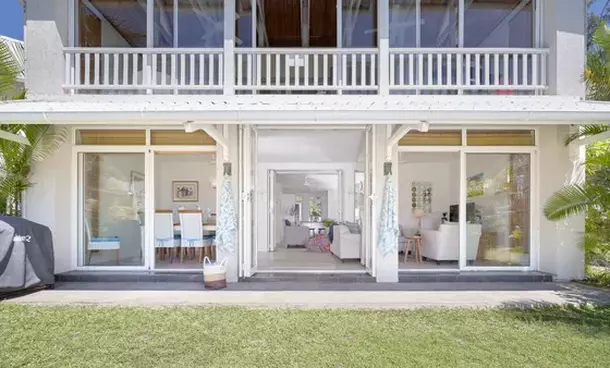 White Oaks 2 Bedroom Pool and Sea View Apartment 10B